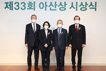 The 33rd Asan Award Goes to Woo Jung Kim, Director of Hebron Medical Center 