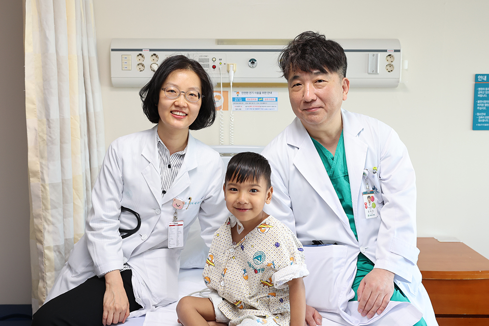 Asan Medical Center treats a Nepalese Boy with Heart Disease