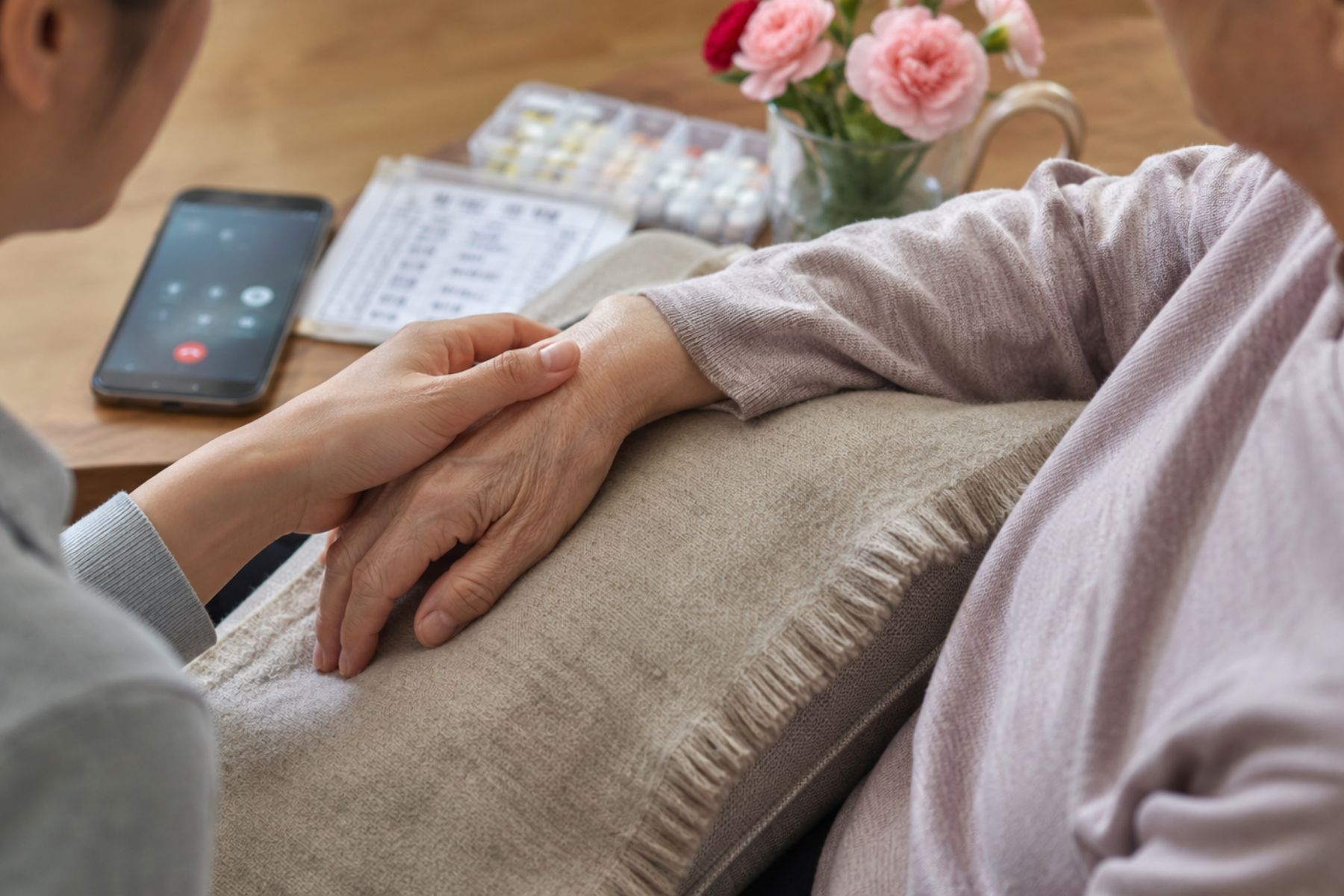 Key Warning Signs of Health Problems in Elderly Parents to Know This Parents’ Day Emergency Response Tips to Help Elderly Parents Stay Healthy and Safe